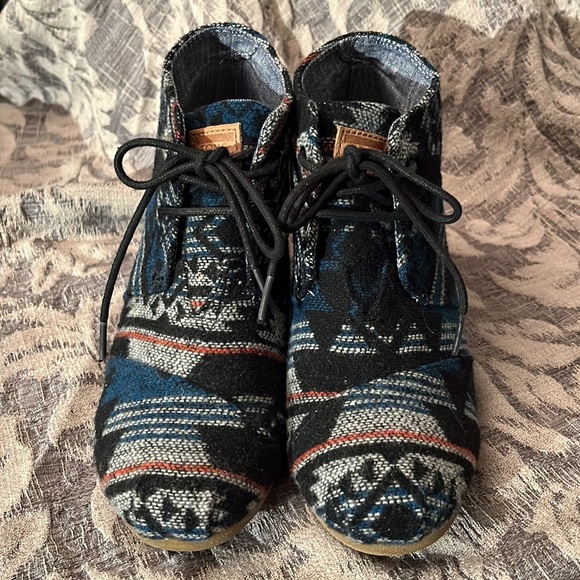 ***SOLD*** Toms Wedge Booties - Picture 2 of 9